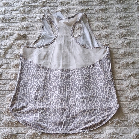 Calme Gray and White Razorback Sleeveless Tank Top Medium - Picture 6 of 6
